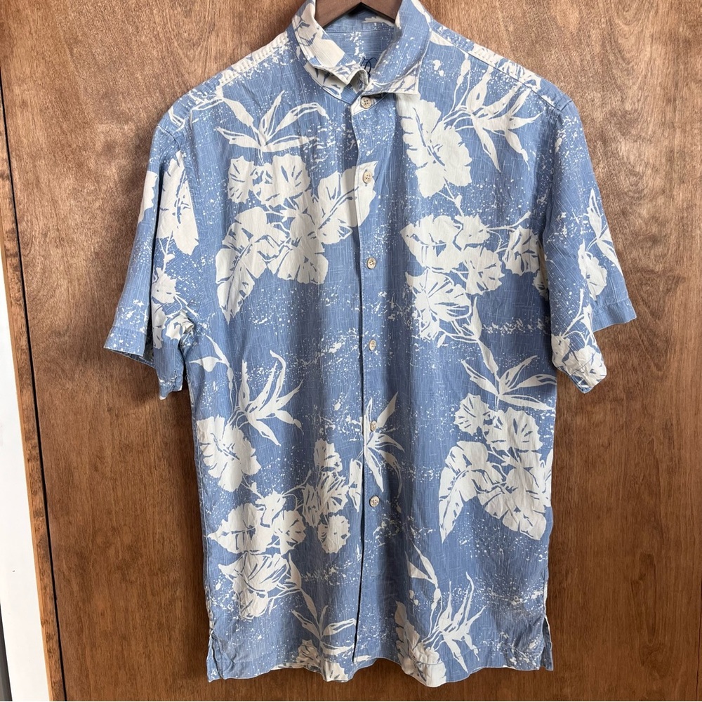 Tommy. Bahama silk short sleeved shirt medium